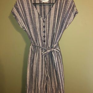 Ladies Small Christopher and Banks Jumper, Capri